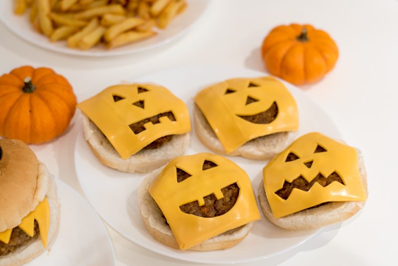 halloween-monster-burgers-1478-800x534.jpg